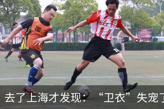 去了上海才发现：“卫衣”失宠了，满街都在穿“奶奶衫+半身裙”